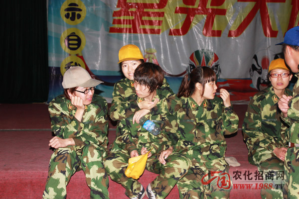 ������;