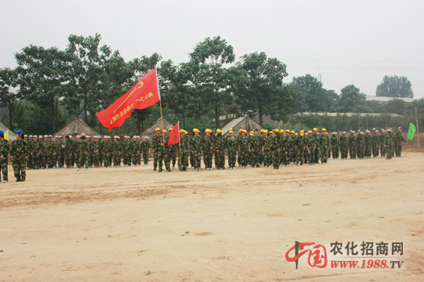 的服從,尊重領(lǐng)導(dǎo)的權(quán)威