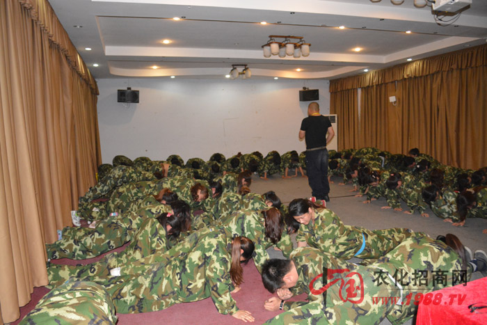     �ڡ��L(f��ng)�ɡ��@��(g��)�h(hu��n)��(ji��)���Լ��ĸ����������һ��(g��)�I(l��ng)��(d��o)�Լ�����Ҫ������ȥ��(d��n)��(d��ng)�F(tu��n)�(du��)��Ҫ�挦(du��)�ͳГ�(d��n)��һ�І��}��