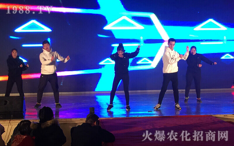 感恩公司 使我成長(zhǎng)