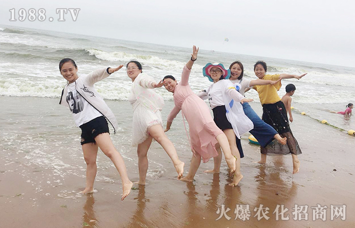 當朝氣蓬勃邂逅碧海藍天——火爆網(wǎng)青島之旅