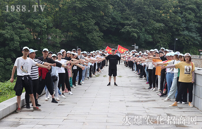 七月盛夏,火爆人的信陽之旅