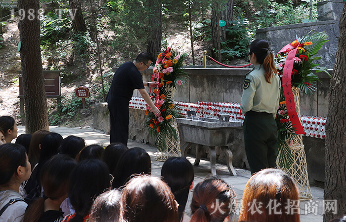 信陽(yáng)紅色之旅:不畏艱辛,勇往直前!