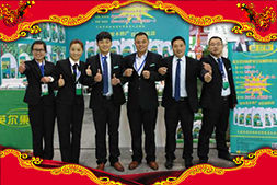 ��Ӣ��������ף��(j��ng)�N(xi��o)�������u��󼪣�ؔ(c��i)�\(y��n)������