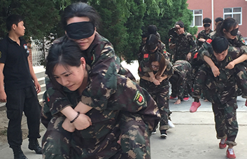 ������;�ж��D�U(xi��n)���Ҷ����v�������¸�ǰ����