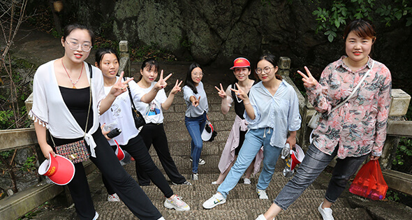 �S��̤��ǧɽ�fˮ���^ʯ�֣��p�w����