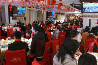 ���}�������ϔ[���𱬼��˱M�����g��ζ��