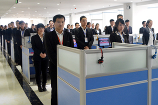 �𱬾W���g��