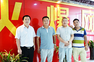 ���Қgӭ�W�r(sh��)�����F(tu��n)�������𱬾W(w��ng)���^��