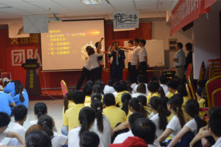 ��(zh��n)���������ھ������F(tu��n)�(du��)�f(xi��)�����҂��o(w��)η�o(w��)����